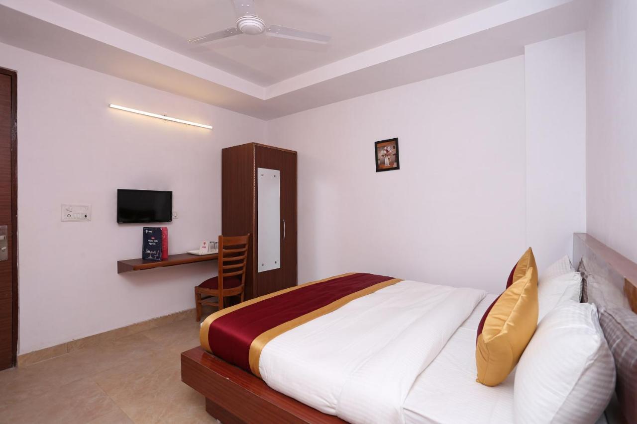 Capital O 12807 Amaira Hotel And Banquets Noida Ngoại thất bức ảnh