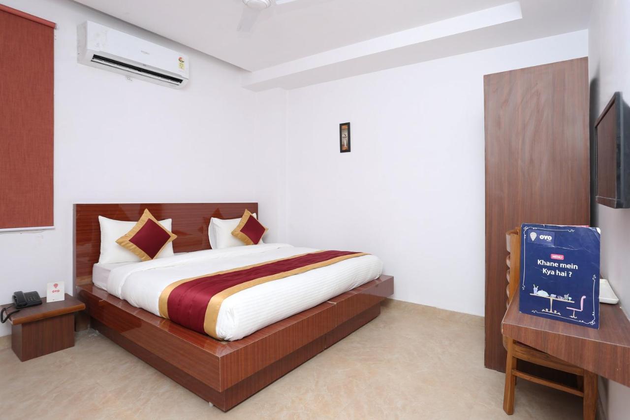 Capital O 12807 Amaira Hotel And Banquets Noida Ngoại thất bức ảnh