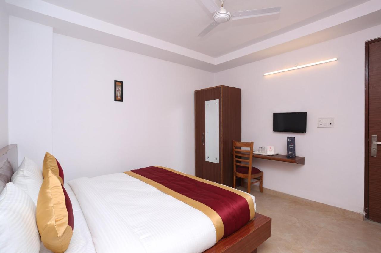 Capital O 12807 Amaira Hotel And Banquets Noida Ngoại thất bức ảnh