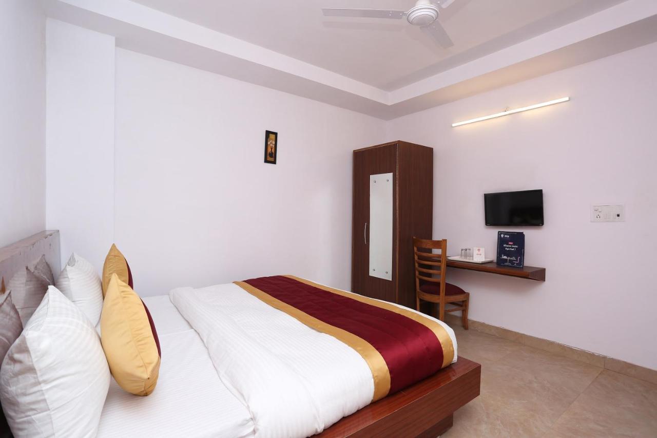 Capital O 12807 Amaira Hotel And Banquets Noida Ngoại thất bức ảnh